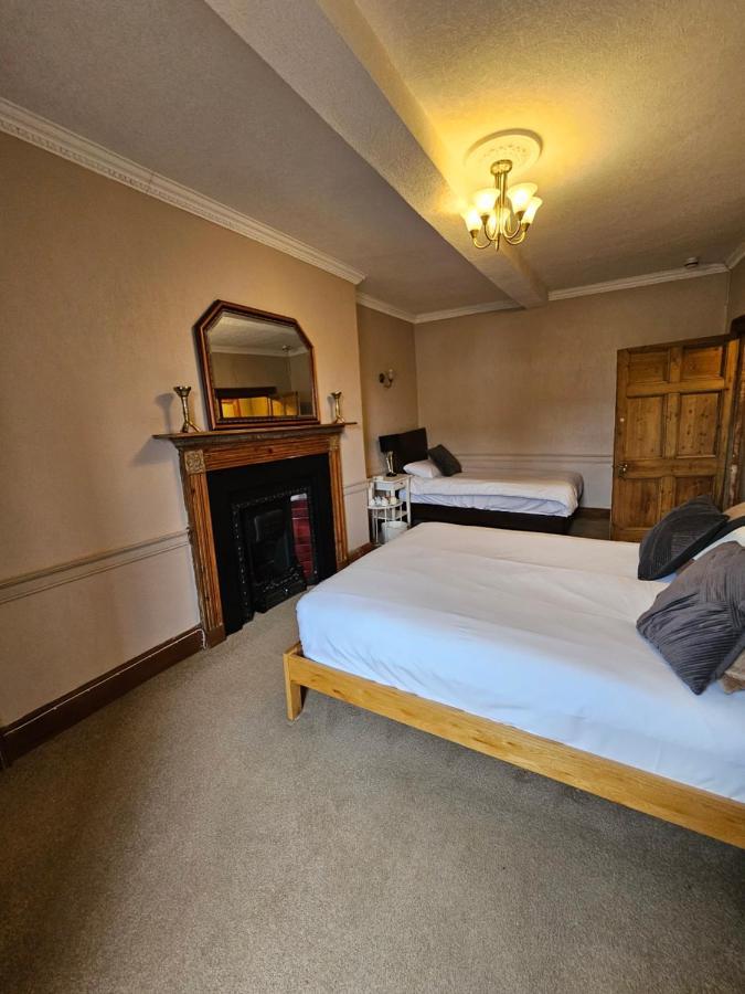 The Beacons Guest House Brecon Ngoại thất bức ảnh