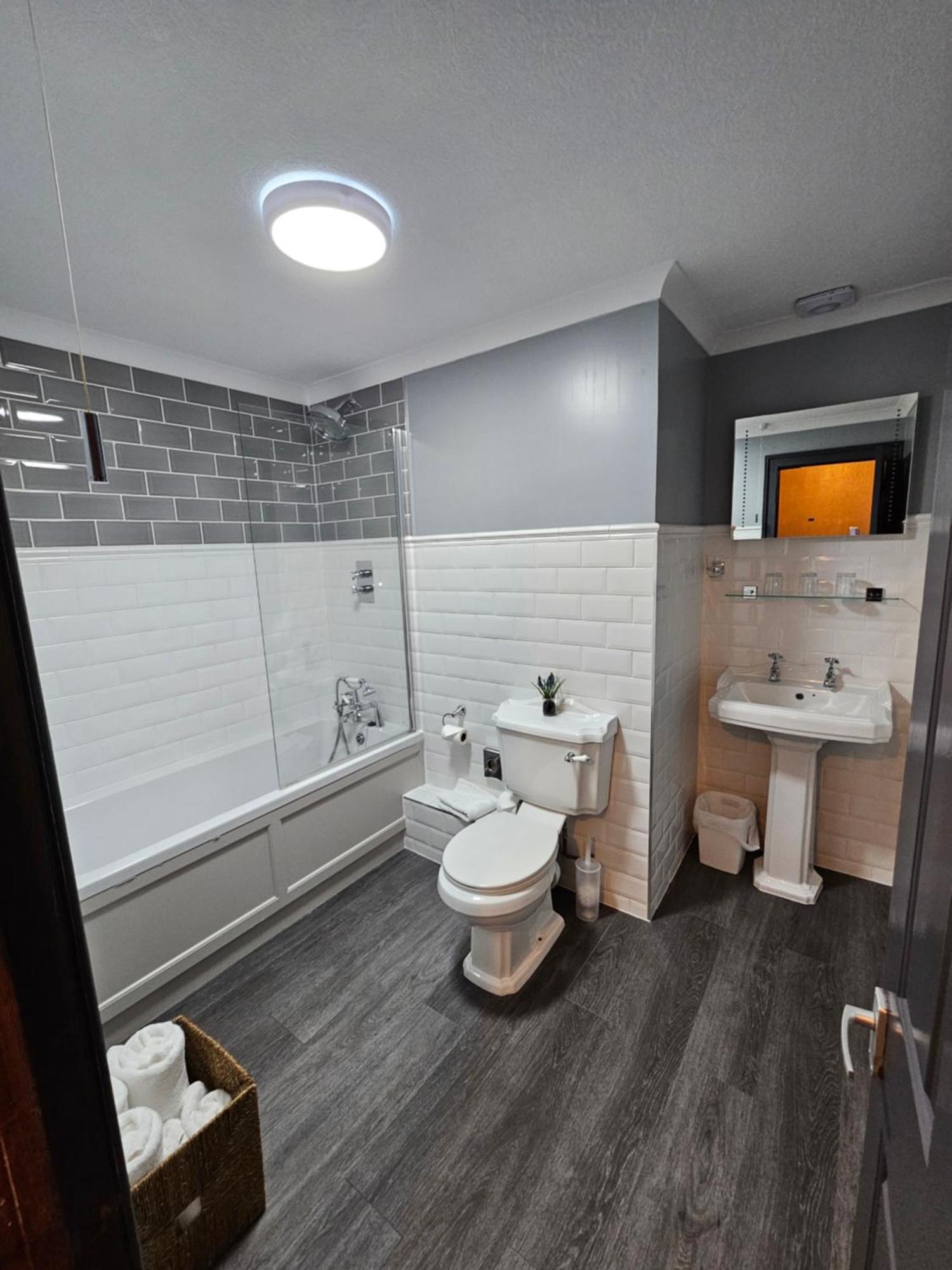 The Beacons Guest House Brecon Ngoại thất bức ảnh