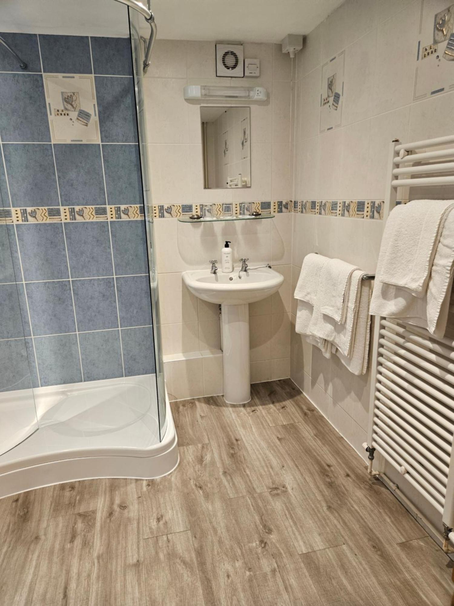 The Beacons Guest House Brecon Ngoại thất bức ảnh