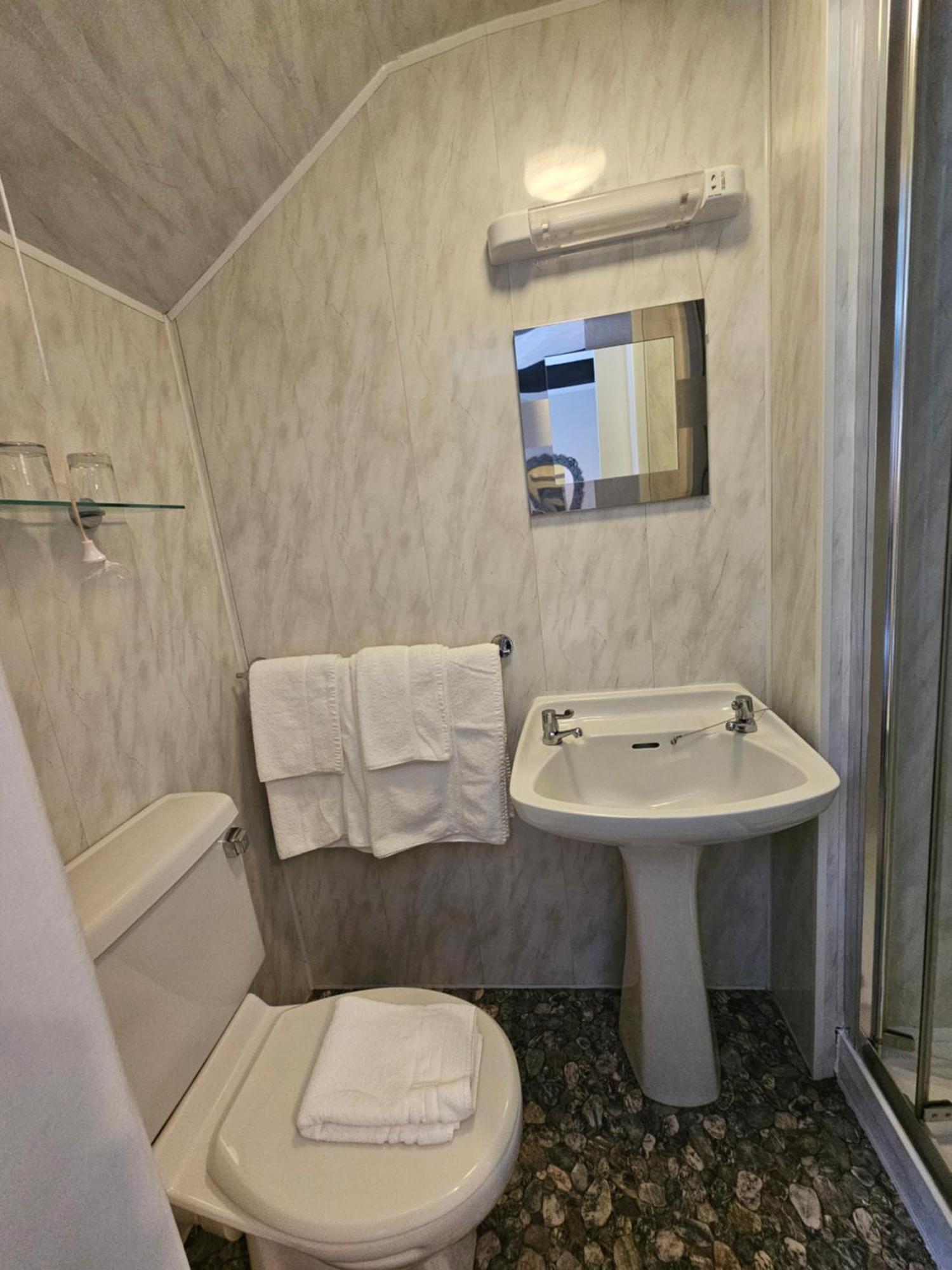 The Beacons Guest House Brecon Ngoại thất bức ảnh
