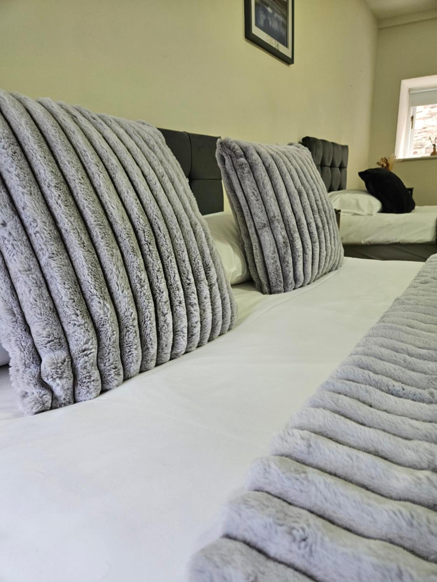 The Beacons Guest House Brecon Ngoại thất bức ảnh