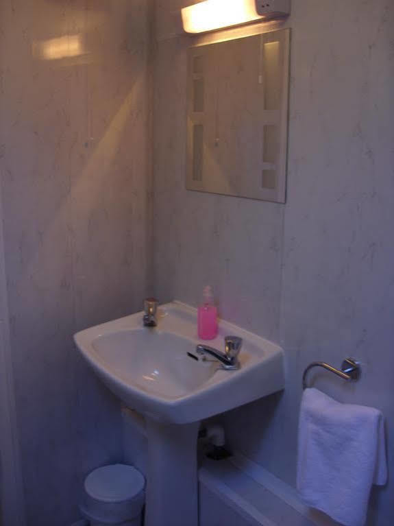 The Beacons Guest House Brecon Ngoại thất bức ảnh